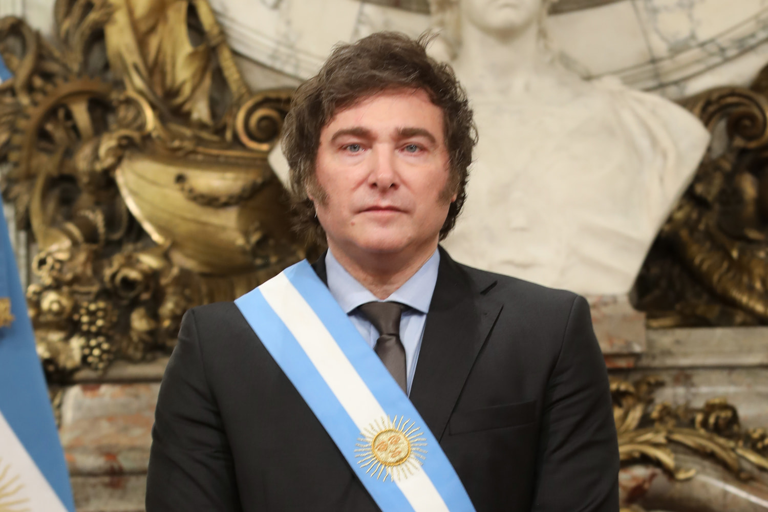Imagen de El Hemiciclo para «Milei anuncia paquete fiscal con “cierre” automático del Estado si hay déficit»